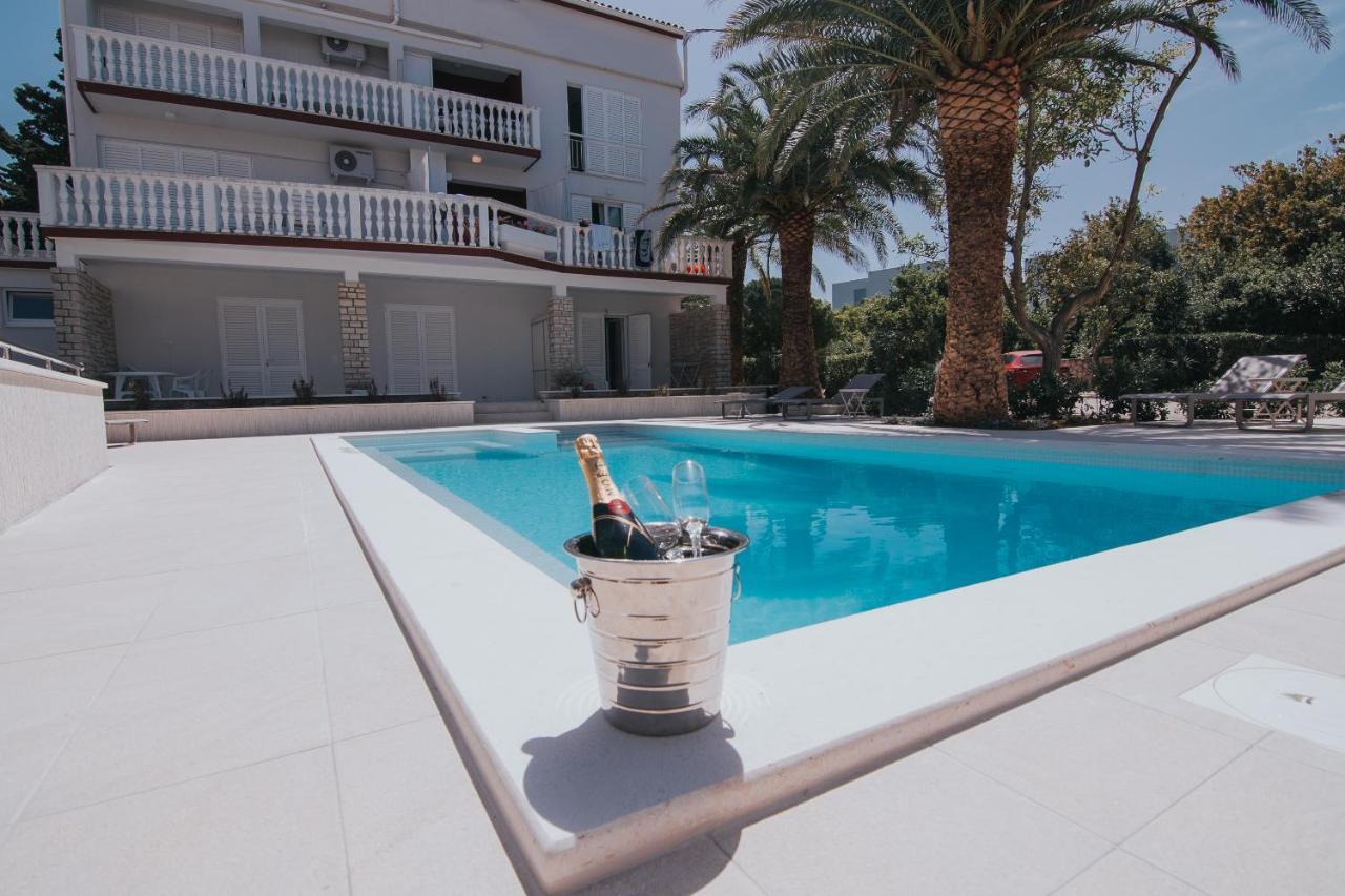 Seagull Pool Apartments & Studios Novalja Bagian luar foto