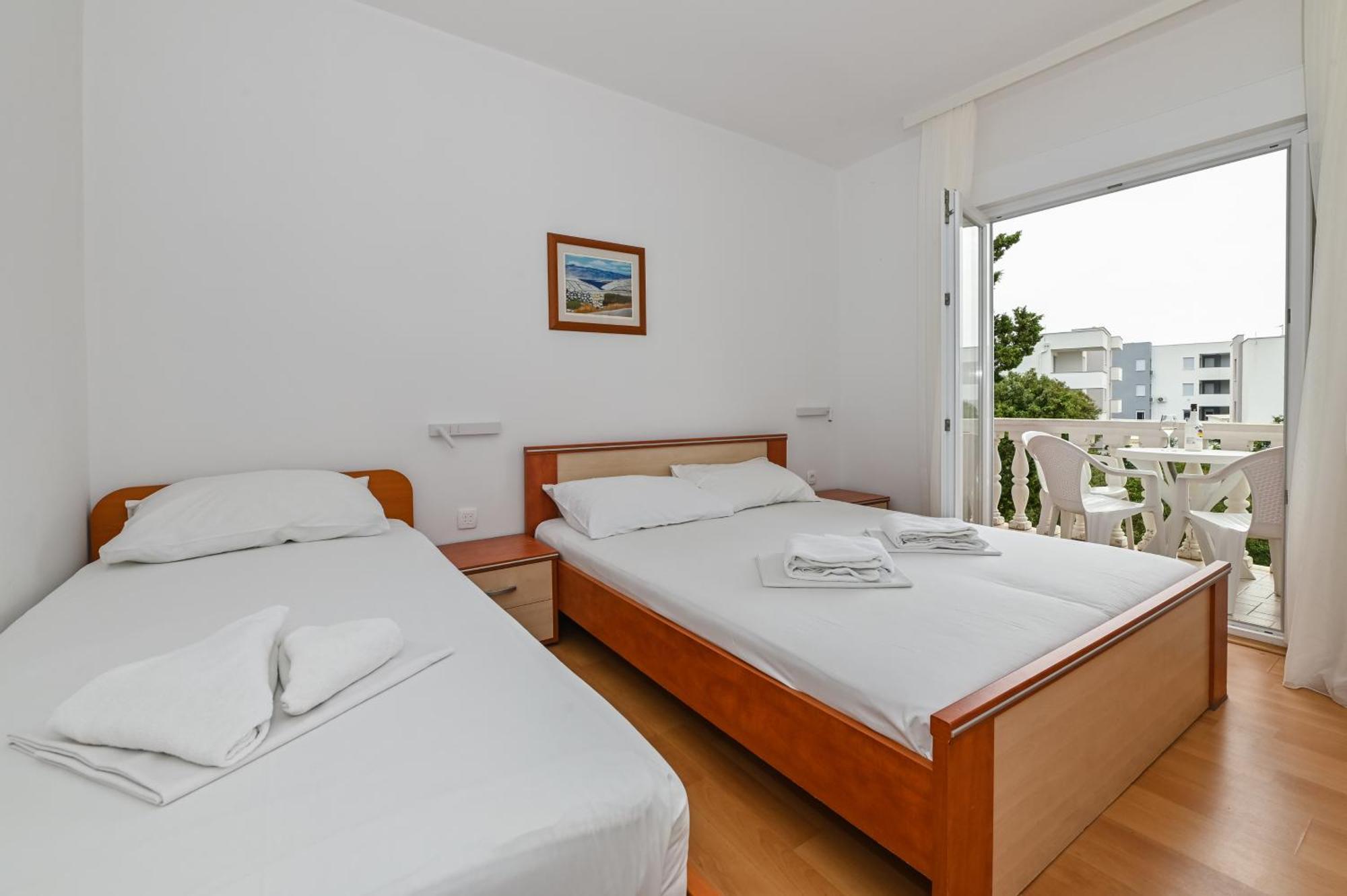 Seagull Pool Apartments & Studios Novalja Bagian luar foto