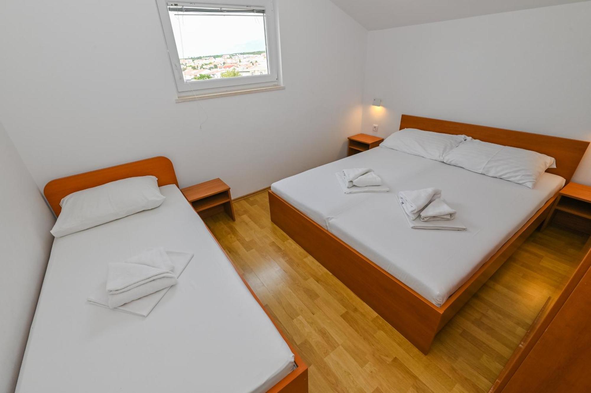 Seagull Pool Apartments & Studios Novalja Bagian luar foto