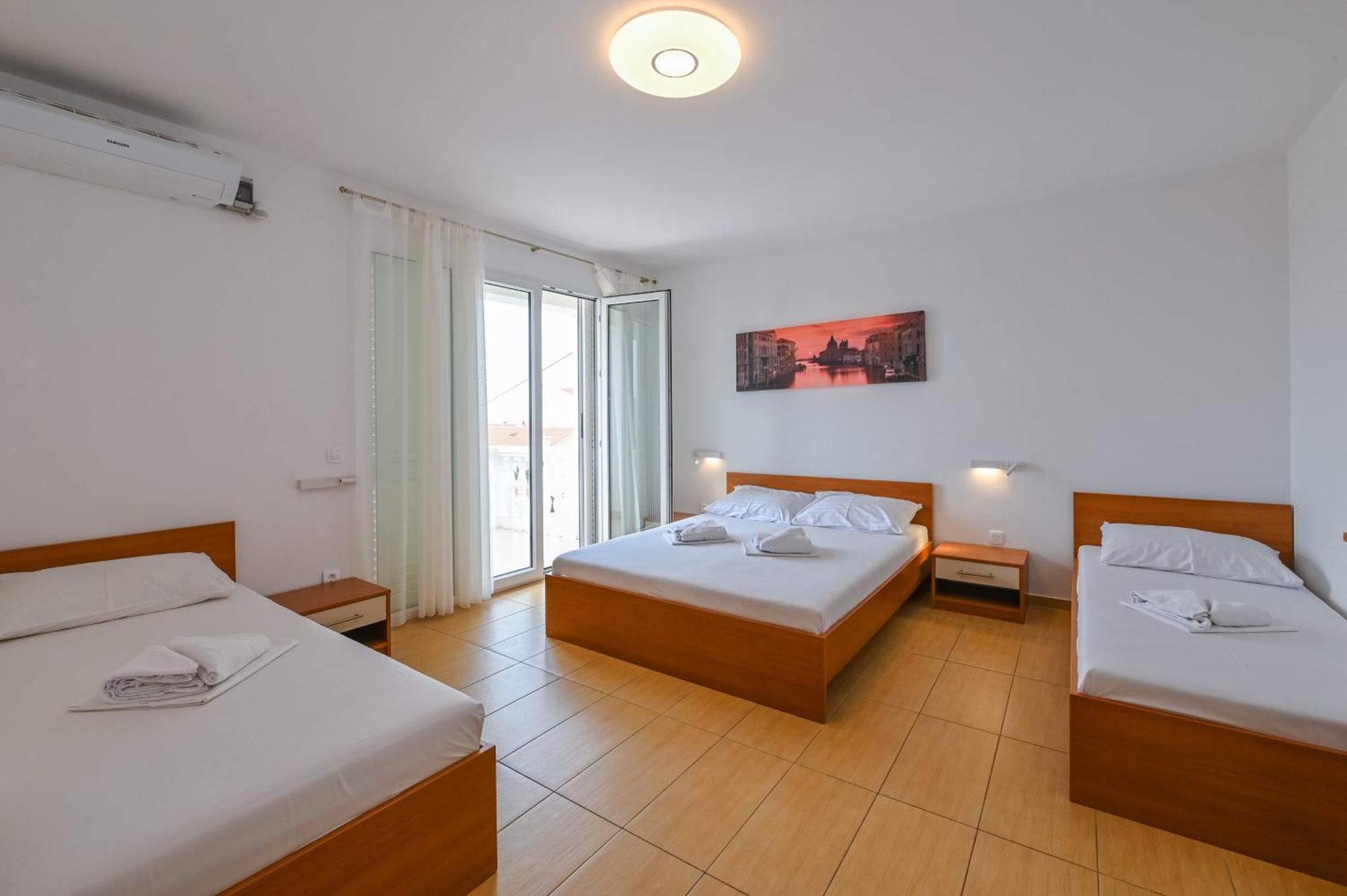 Seagull Pool Apartments & Studios Novalja Bagian luar foto