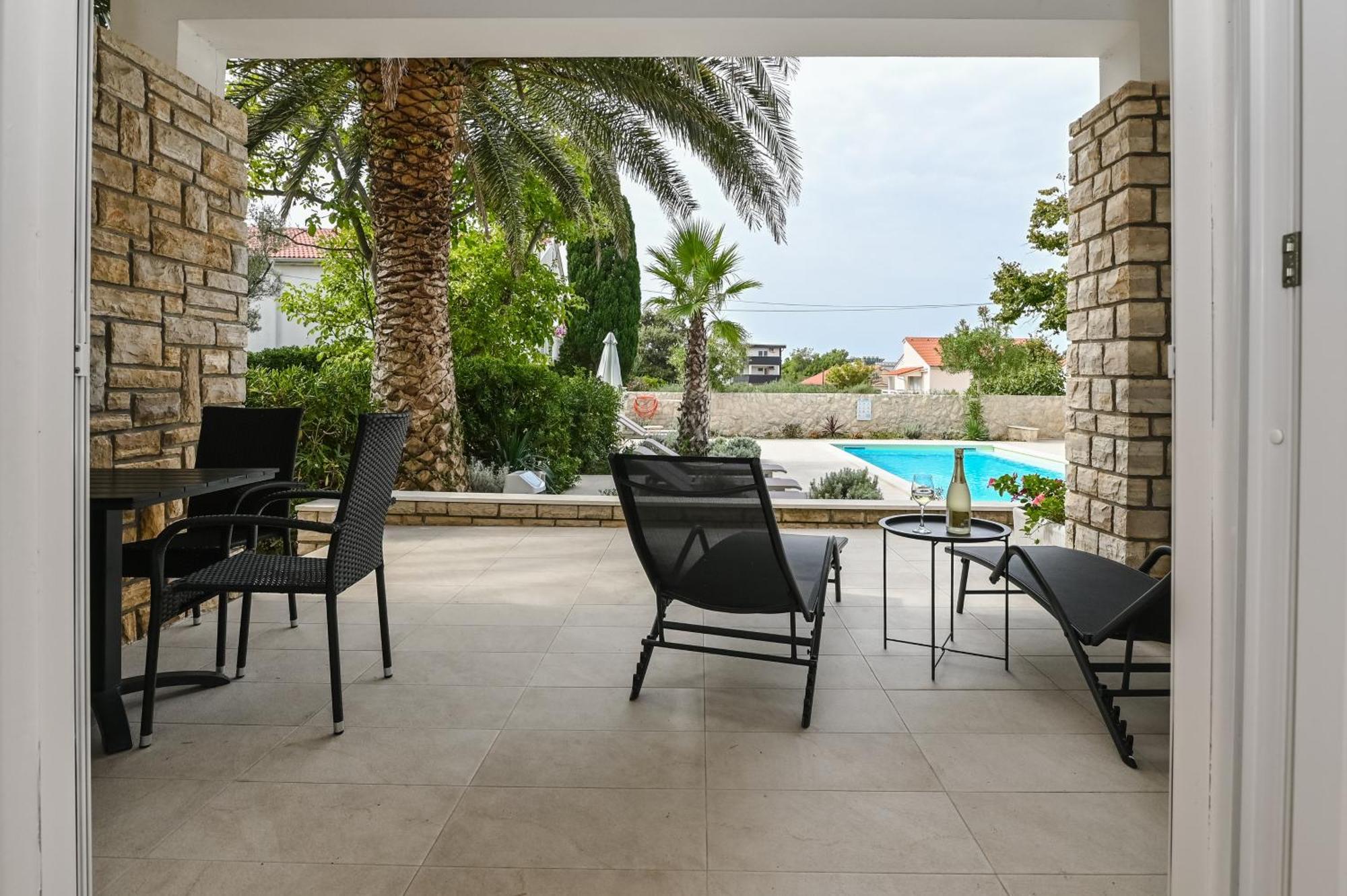 Seagull Pool Apartments & Studios Novalja Bagian luar foto