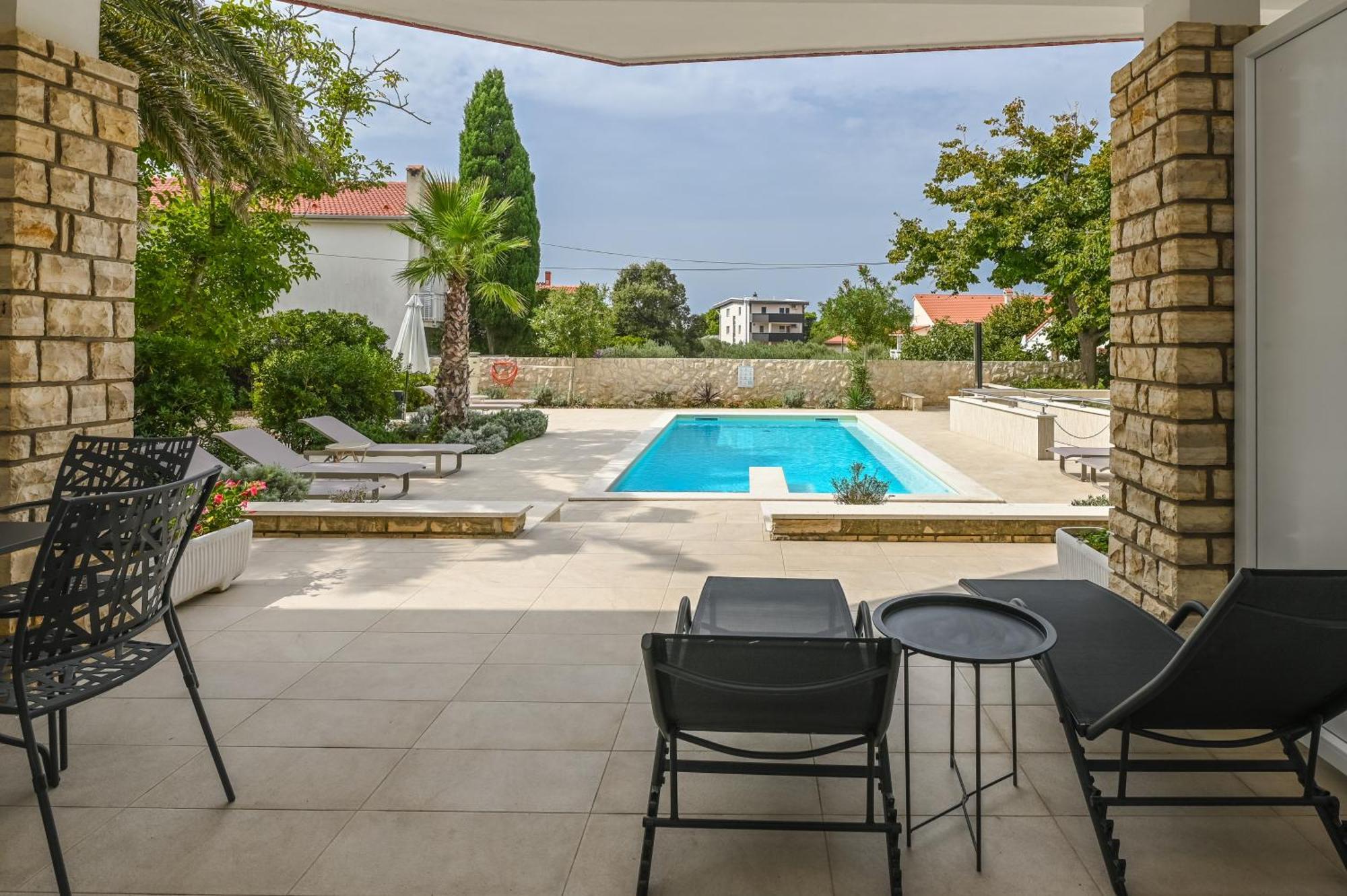 Seagull Pool Apartments & Studios Novalja Bagian luar foto