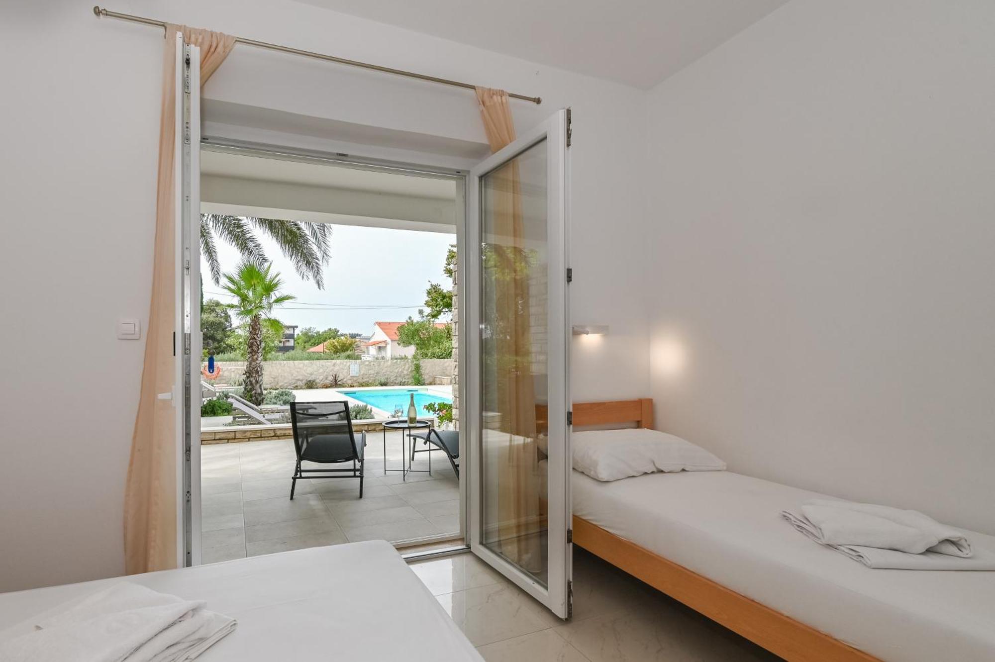 Seagull Pool Apartments & Studios Novalja Ruang foto